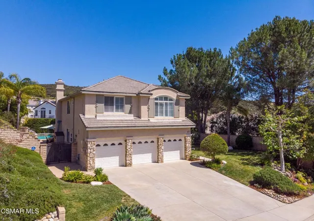 Photo 2 of Single family home for sale at 850 Ellesmere Way, Oak Park, CA 91377 | MLS# 226003915 | Listing updated on 2026-09-15