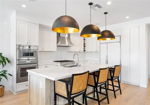 Photo 3 of Single family home for sale at 4014 Channel Pl, Newport Beach, CA 92663 | MLS# OC26174097 | Listing updated on 2026-09-29