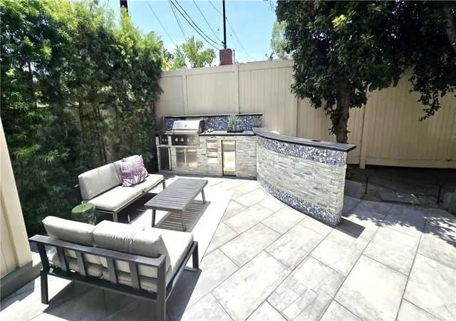 Photo 3 of Townhouse for sale at 533 Daniel Freeman Cir, Inglewood, CA 90301 | MLS# SB26179493 | Listing updated on 2026-09-15