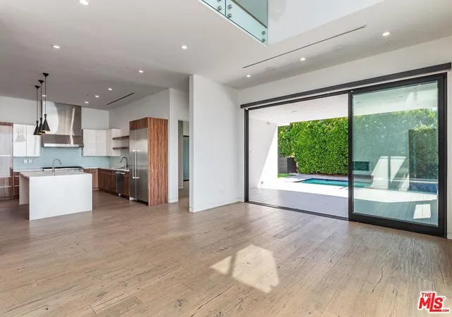Photo 3 of Single family home for sale at 458 S Sycamore Ave, Los Angeles, CA 90036 | MLS# 26873213 | Listing updated on 2026-09-15