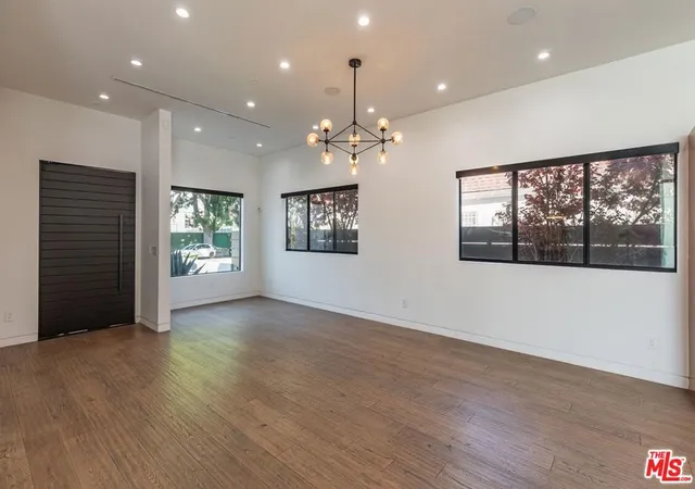 Photo 4 of Single family home for sale at 458 S Sycamore Ave, Los Angeles, CA 90036 | MLS# 26873213 | Listing updated on 2026-09-15