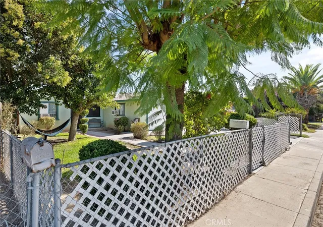 Photo 3 of Sale Pending at 1132 W Prospect, Visalia, CA 93291 | MLS# PI26179642 | Listing updated on 2026-09-16