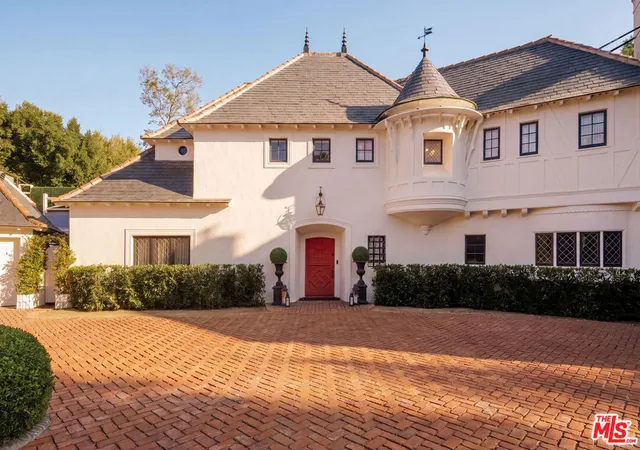 Photo 3 of Sale Pending at 1027 Ridgedale Dr, Beverly Hills, CA 90210 | MLS# 26873251 | Listing updated on 2026-09-15