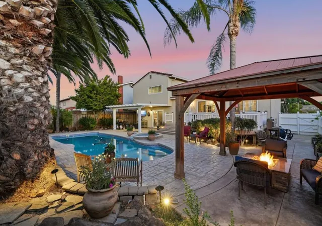Photo 3 of Single family home for sale at 495 London Dr, Gilroy, CA 95020 | MLS# ML82055135 | Listing updated on 2026-09-14