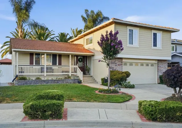 Photo 3 of Single family home for sale at 495 London Dr, Gilroy, CA 95020 | MLS# ML82055135 | Listing updated on 2026-09-14