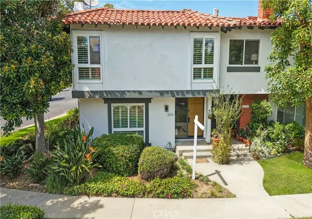 Photo 2 of Single family home for sale at 2214 Vista Hogar, Newport Beach, CA 92660 | MLS# OC26180086 | Listing updated on 2026-10-07