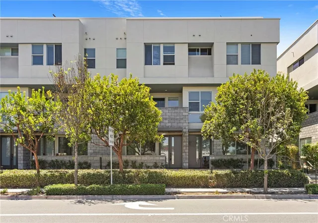 Photo 2 of Condo for sale at 629 West 17th, Costa Mesa, CA 92627 | MLS# OC26178434 | Listing updated on 2026-09-29