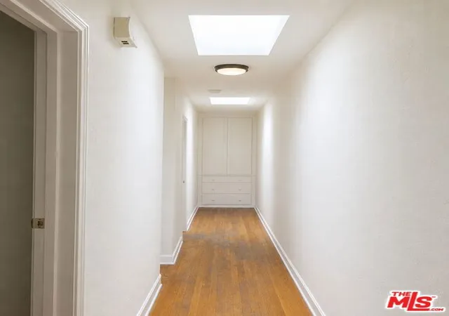 Listing Photo 4 - Condo for sale in building located at 515 N Hayworth Ave, Los Angeles, CA 90048