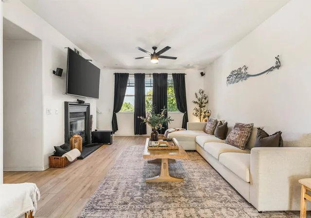 Listing Photo 4 - Condo for sale in building located at 545 N Chardonnay Dr, Covina, CA 91723
