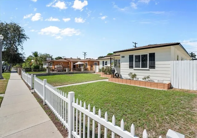 Photo 2 of Single family home for sale at 611 S Pine, Anaheim, CA 92805 | MLS# IG26180375 | Listing updated on 2026-09-14