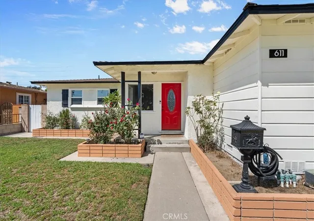 Photo 4 of Single family home for sale at 611 S Pine, Anaheim, CA 92805 | MLS# IG26180375 | Listing updated on 2026-09-14