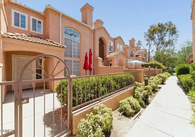 Photo 1 of Townhouse for sale at 727 Kingfisher Way, Oxnard, CA 93030 | MLS# V1-38243 | Listing updated on 2026-10-06