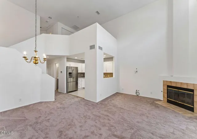 Photo 3 of Townhouse for sale at 727 Kingfisher Way, Oxnard, CA 93030 | MLS# V1-38243 | Listing updated on 2026-10-06