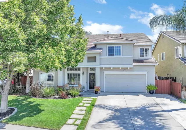 Photo 2 of Single family home for sale at 1372 Fruitwood Way, Tracy, CA 95376 | MLS# 41145322 | Listing updated on 2026-09-14