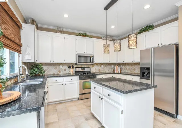 Photo 3 of Single family home for sale at 1372 Fruitwood Way, Tracy, CA 95376 | MLS# 41145322 | Listing updated on 2026-09-14