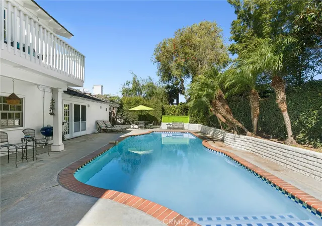 Photo 4 of Single family home for sale at 1924 Leeward Ln, Newport Beach, CA 92660 | MLS# NP26177606 | Listing updated on 2026-10-02