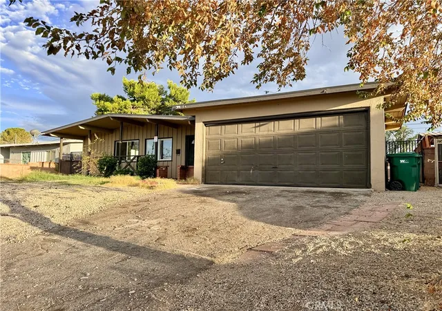 Photo 2 of Single family home for sale at 734 Woodgate, Lancaster, CA 93534 | MLS# SR26180993 | Listing updated on 2026-09-14