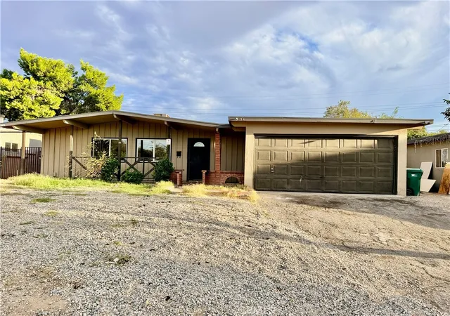 Photo 3 of Single family home for sale at 734 Woodgate, Lancaster, CA 93534 | MLS# SR26180993 | Listing updated on 2026-09-14