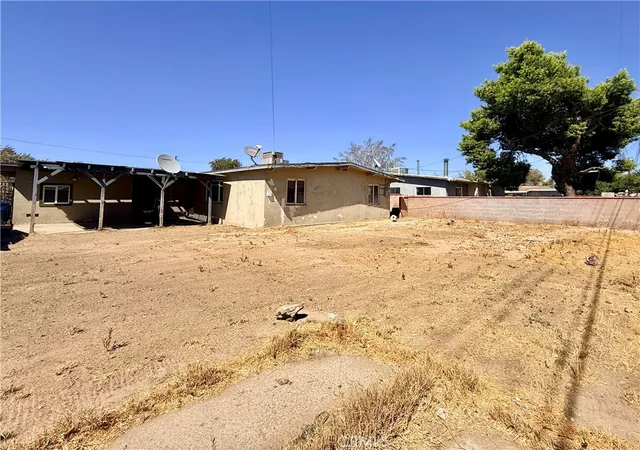 Photo 3 of Single family home for sale at 734 Woodgate, Lancaster, CA 93534 | MLS# SR26180993 | Listing updated on 2026-09-29