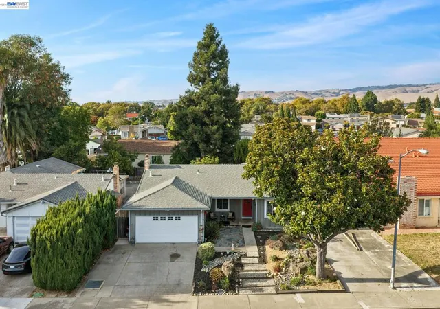 Photo 3 of Single family home for sale at 33136 Arizona, Union City, CA 94587 | MLS# 41145397 | Listing updated on 2026-09-15