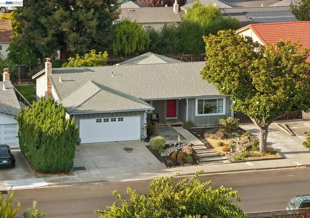 Photo 4 of Single family home for sale at 33136 Arizona, Union City, CA 94587 | MLS# 41145397 | Listing updated on 2026-09-15