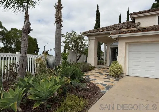 Photo 3 of Single family home for sale at 801 Mosaic Cir, Oceanside, CA 92057 | MLS# 260020270SD | Listing updated on 2026-09-16
