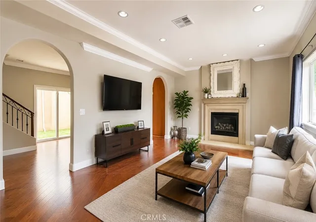 Photo 2 of Single family home for sale at 18811 Topham, Tarzana, CA 91335 | MLS# SR26180801 | Listing updated on 2026-09-14