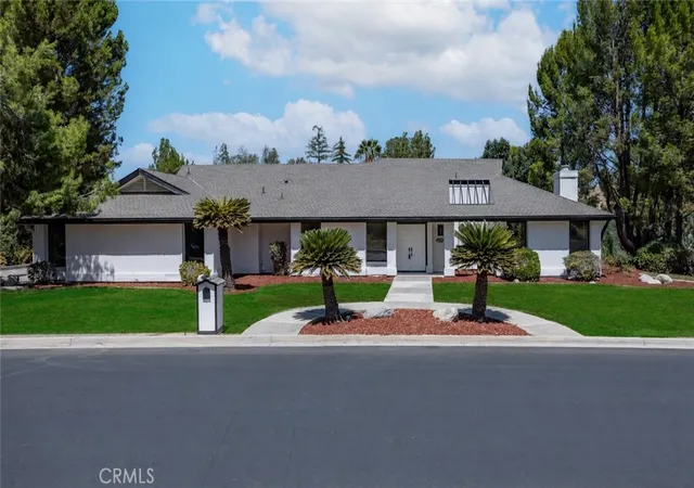 Photo 2 of Sale Pending at 12320 Cattle King Dr, Bakersfield, CA 93306 | MLS# SR26181687 | Listing updated on 2026-09-14