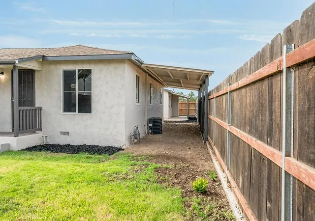 Photo 3 of Single family home for sale at 942 W Childs, Merced, CA 95341 | MLS# MC26181767 | Listing updated on 2026-10-01