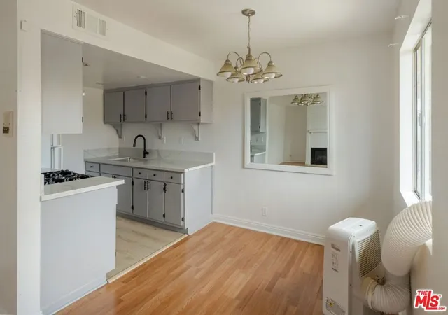 Listing Photo 5 - Condo for sale in building located at 8505 Columbus Ave, Los Angeles, CA 91343 - Unit #307