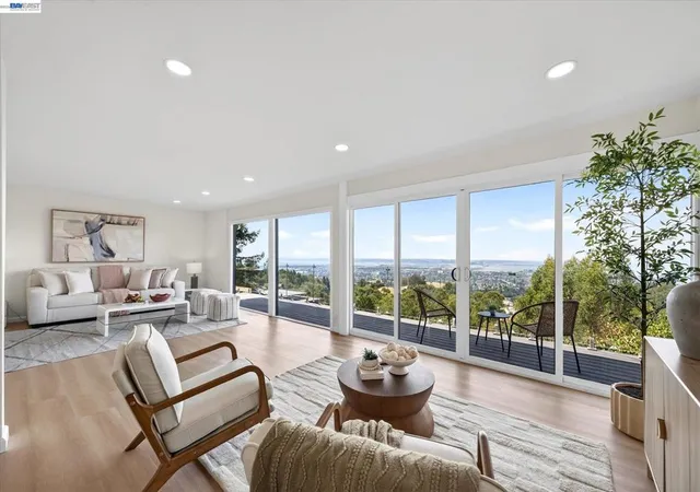 Photo 3 of Single family home for sale at 6077 Skyline Blvd, Oakland, CA 94611 | MLS# 41145475 | Listing updated on 2026-09-15
