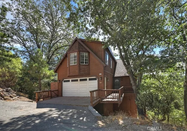 Photo 3 of Single family home for sale at 26620 Modoc, Lake Arrowhead, CA 92352 | MLS# IG26181887 | Listing updated on 2026-10-07