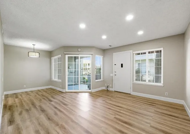 Photo 3 of Townhouse for sale at 42 Muirfield Ct, San Jose, CA 95116 | MLS# ML82058238 | Listing updated on 2026-09-15