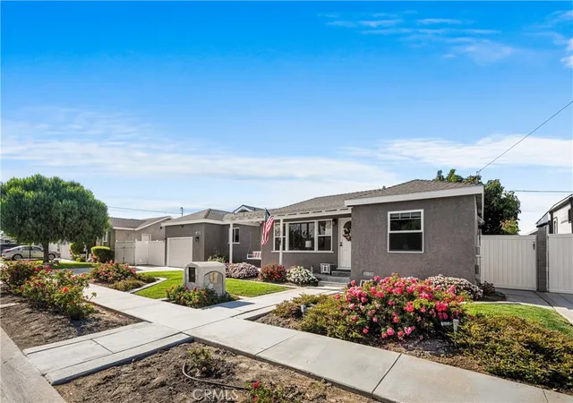 Photo 4 of Single family home for sale at 4582 Howard Ave, Los Alamitos, CA 90720 | MLS# PW26142693 | Listing updated on 2026-09-14