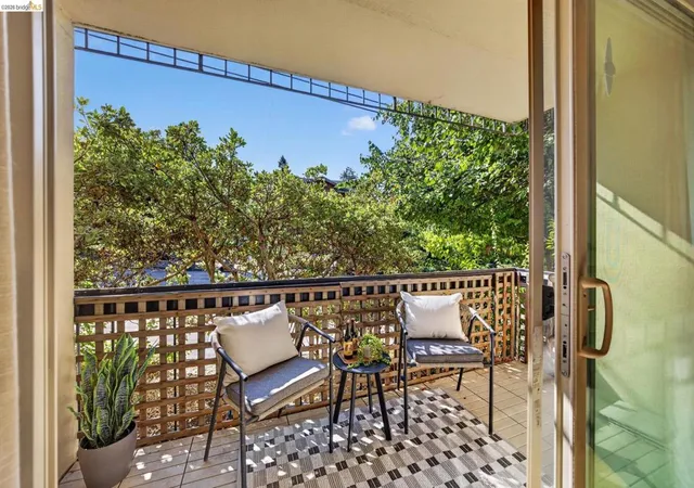 Condo for sale at 555 Jean St #319, Oakland, CA 94610 | MLS# 41145561