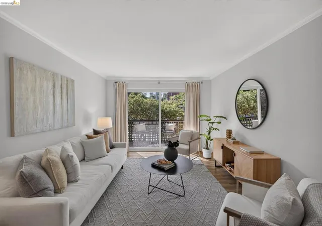 Photo 4 of Sale Pending at 555 Jean St #319, Oakland, CA 94610 | MLS# 41145561 | Listing updated on 2026-09-30