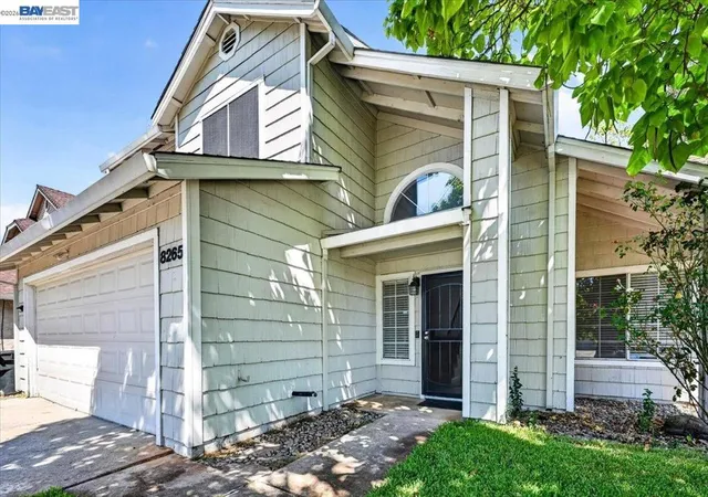 Photo 3 of Single family home for sale at 8265 Calla Way, Sacramento, CA 95828 | MLS# 41145564 | Listing updated on 2026-09-15