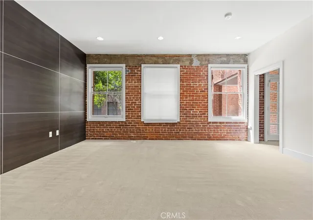 Photo 2 of Condo for sale at 139 S Los Robles #104, Pasadena, CA 91101 | MLS# WS26182476 | Listing updated on 2026-09-14