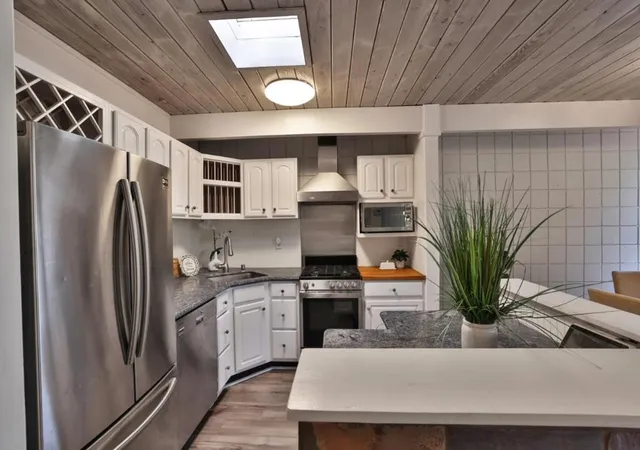 Listing Photo 4 - Condo for sale in building located at 1076 Pomeroy Ave, Santa Clara, CA 95051