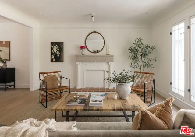 Photo 2 of Single family home for sale at 617 N 1/2 Sycamore Ave, Los Angeles, CA 90036 | MLS# 26874153 | Listing updated on 2026-09-15
