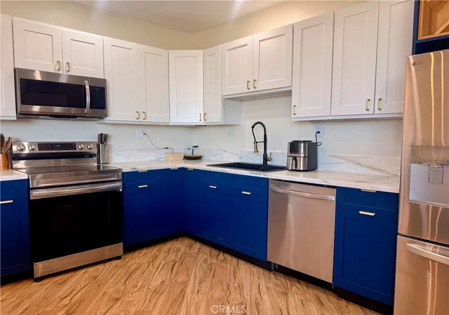 Photo 3 of Condo for sale at 2575 East 37 19th, Signal Hill, CA 90755 | MLS# OC26182686 | Listing updated on 2026-10-03