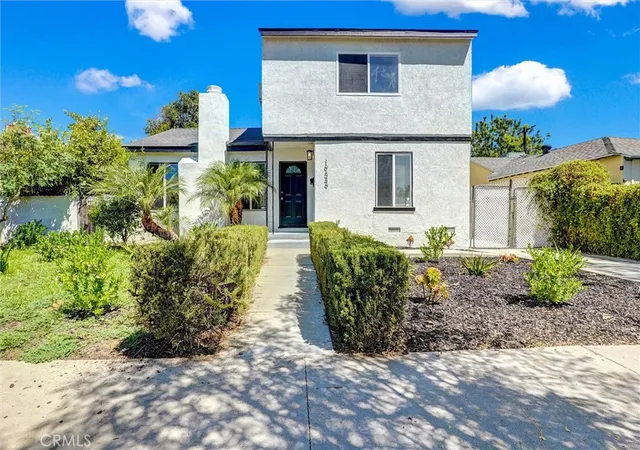 Photo 2 of Single family home for sale at 19549 Schoolcraft, Reseda, CA 91335 | MLS# SR26181903 | Listing updated on 2026-09-15