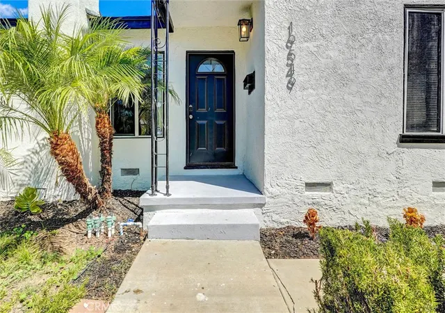 Photo 3 of Single family home for sale at 19549 Schoolcraft, Reseda, CA 91335 | MLS# SR26181903 | Listing updated on 2026-09-15