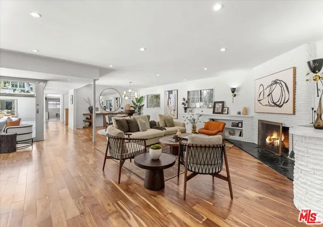 Photo 3 of Single family home for sale at 266 S Highland Ave, Los Angeles, CA 90036 | MLS# 26873097 | Listing updated on 2026-09-15