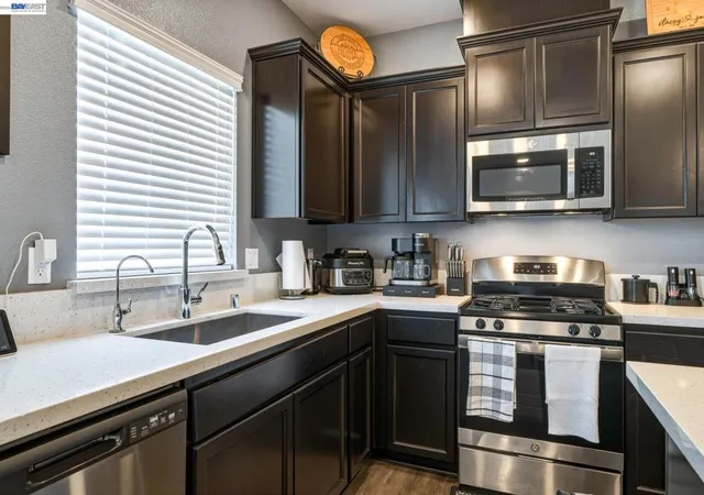Photo 3 of Single family home for sale at 726 Sudbrook Ct, Patterson, CA 95363 | MLS# 41145710 | Listing updated on 2026-09-15
