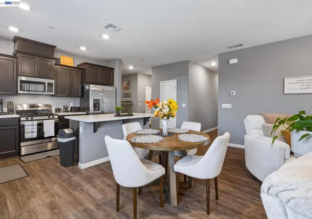 Photo 4 of Single family home for sale at 726 Sudbrook Ct, Patterson, CA 95363 | MLS# 41145710 | Listing updated on 2026-09-15