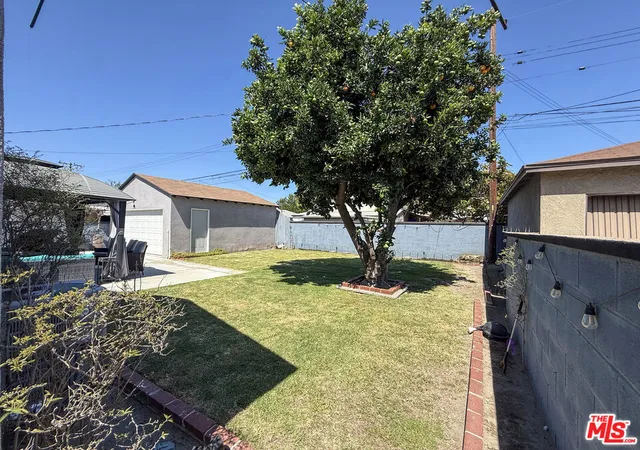 Photo 16 of Single family home for sale at 10930 Crossdale Ave, Downey, CA 90241 | MLS# 26875317 | Listing updated on 2026-09-30