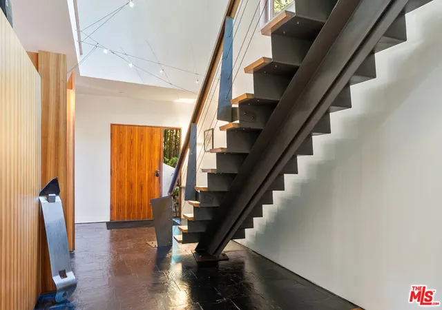 Photo 3 of Single family home for sale at 9976 Westwanda Dr, Beverly Hills, CA 90210 | MLS# 26875421 | Listing updated on 2026-10-07
