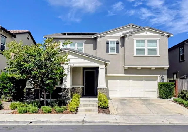 Photo 3 of Sale Pending at 1601 Castlewood Pl, Gilroy, CA 95020 | MLS# ML82058550 | Listing updated on 2026-09-15