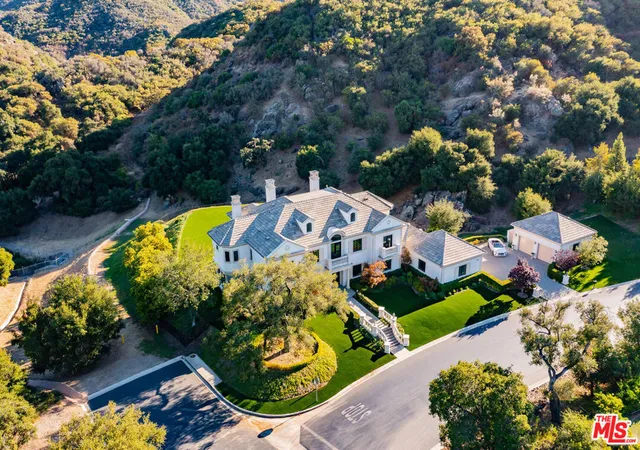 Photo 3 of Single family home for sale at 3063 W Stafford Rd, Thousand Oaks, CA 91361 | MLS# 26874259 | Listing updated on 2026-10-05